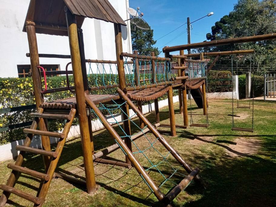 Apto Inteiro Com 3 Quartos Campos do Jordao